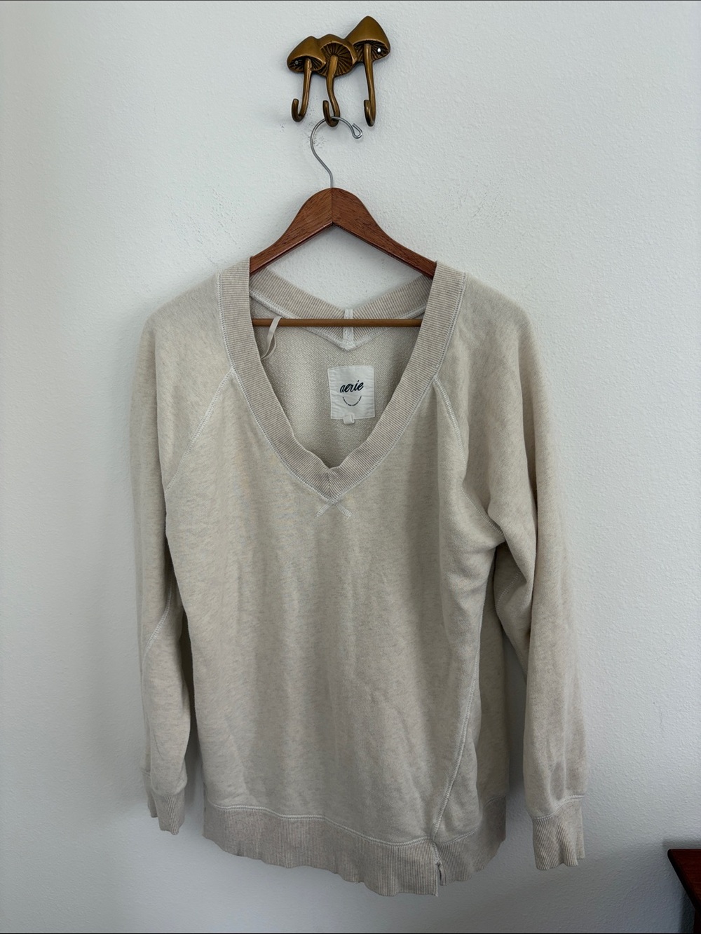 Aerie Downtime Oversized V Neck Distressed Sweatshirt in Cream Small
